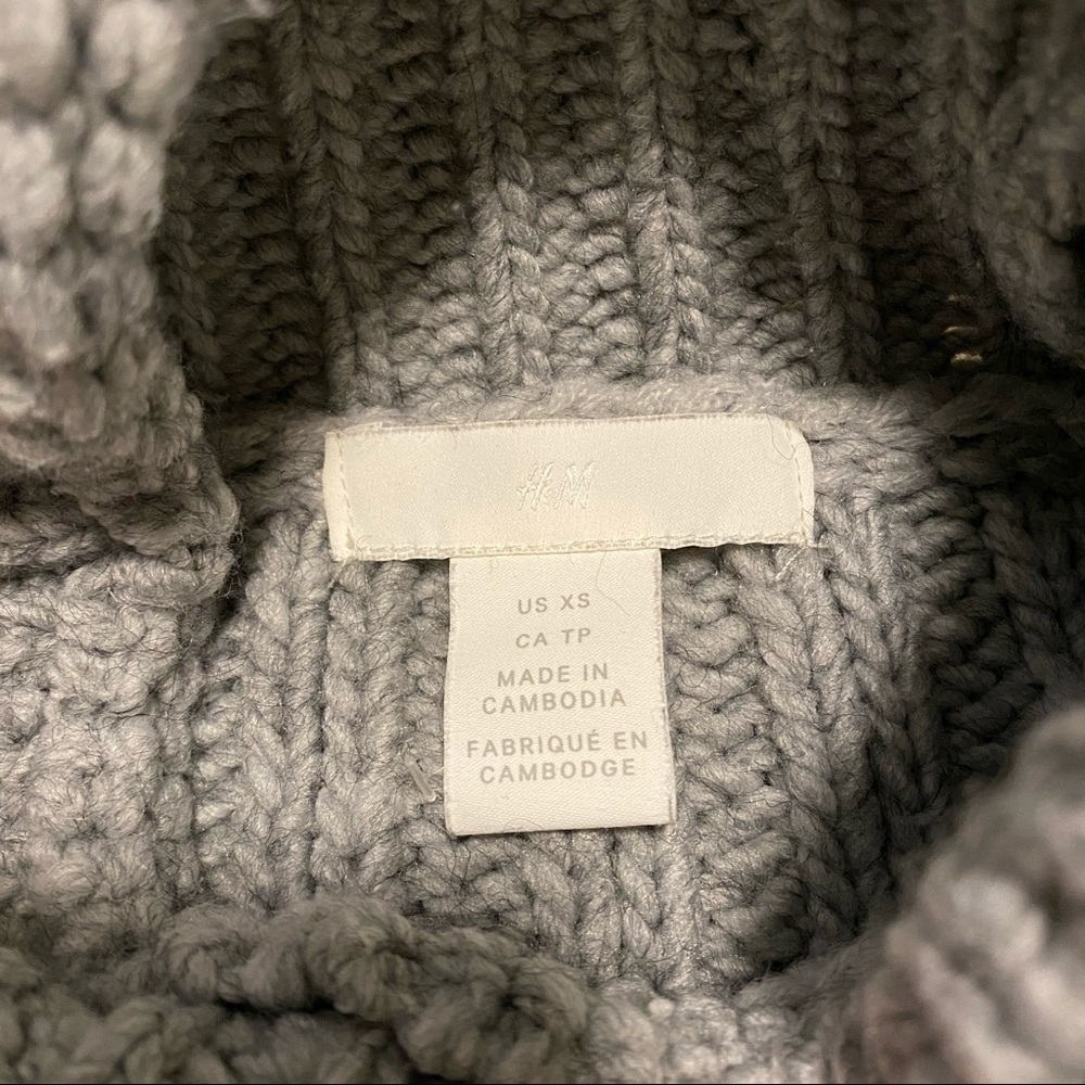 H&M Ribbed Turtleneck Sweater - Picture 6 of 6